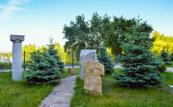 Парк "Сад камней" в Киеве